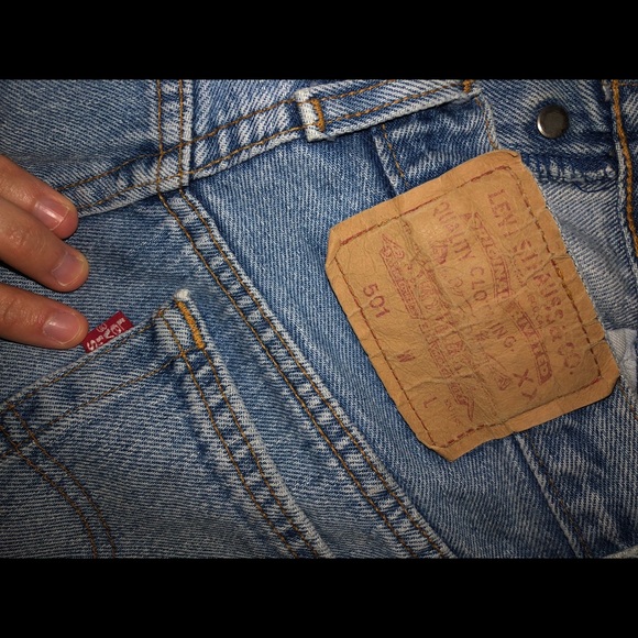 High waisted Levi shorts - Picture 3 of 5